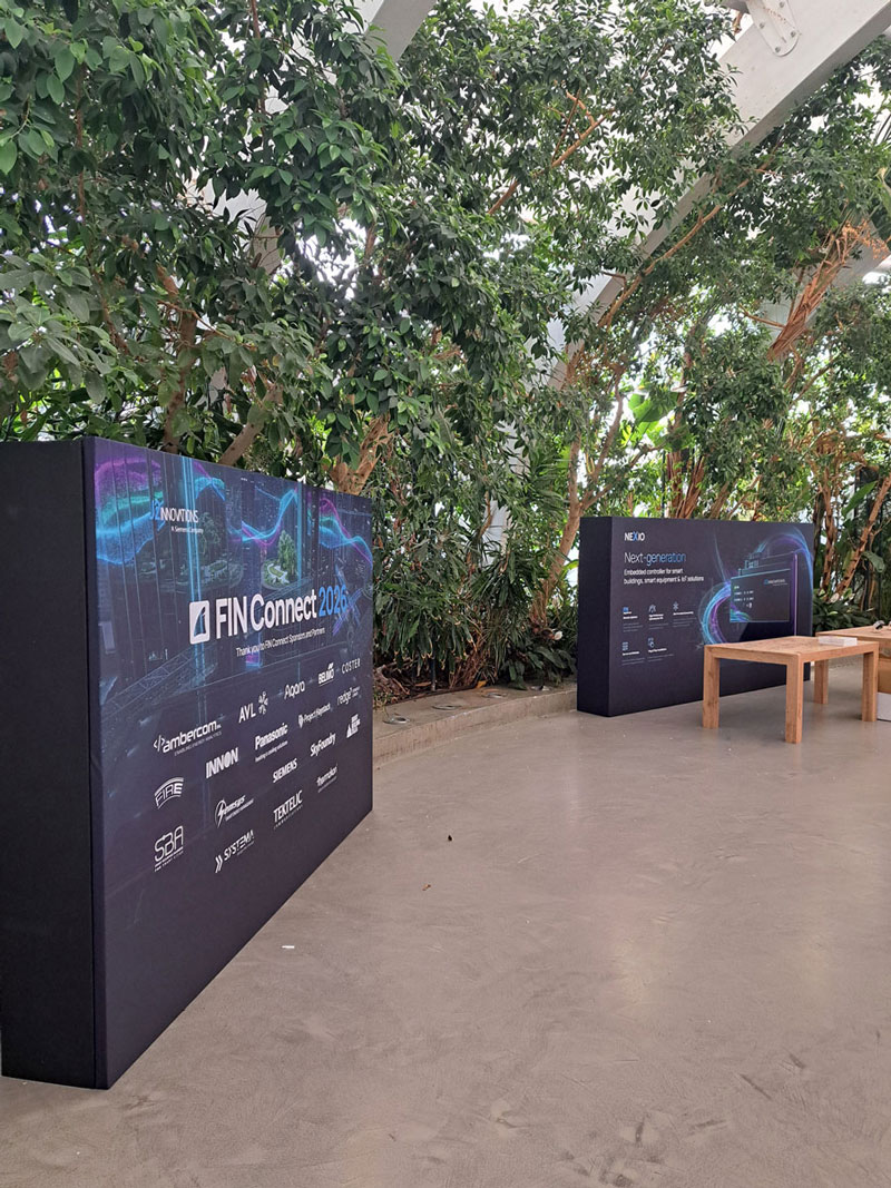 Progettazione stand fieristici innovativi: strutture integrate e segnaletica personalizzata per J2 Innovations - 9
