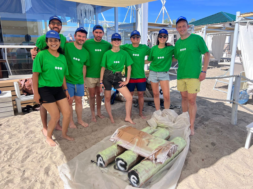 Carton boat in riva al mare: un team building dinamico e coinvolgente per tutta l'azienda - 5