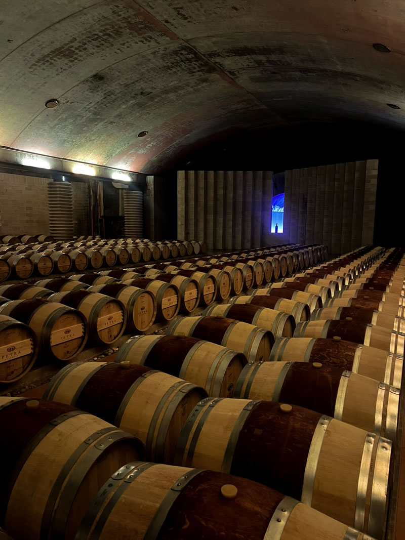 Incentive estivo in Toscana per CBRE con carton boat e visita a una cantina locale - 1