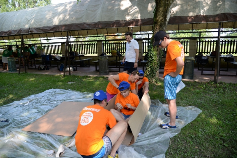 Smart Eventi: Team Building carton boat per Bestway Corp. - 32