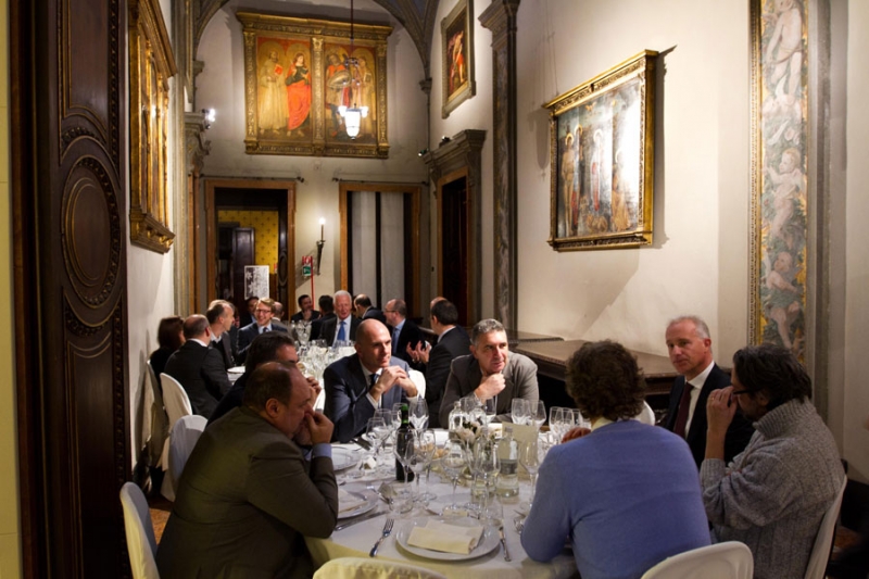为SB Italy Spa客户组织圣诞晚餐 - 10