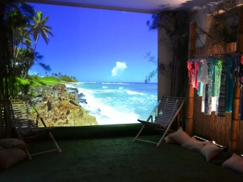 Smart Eventi ha scelto la location per il lancio della collezione mare Bkini Milano Marittima ricreando l'atmosfera di una spiaggia caraibica