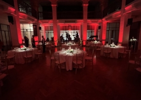 Per Coreas Stp abbiamo organizzato una cena di Natale aziendale a Milano in una location prestigiosa, con catering personalizzato e allestimento luminoso scenografico.